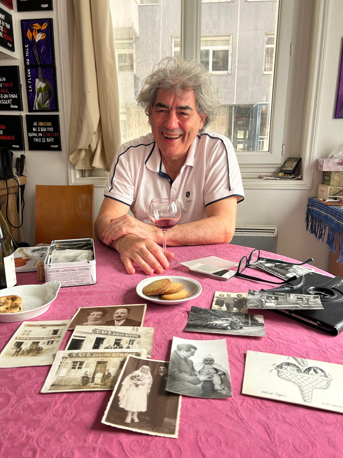 Portrait de Daniel Colagrossi dans son atelier, 2026
